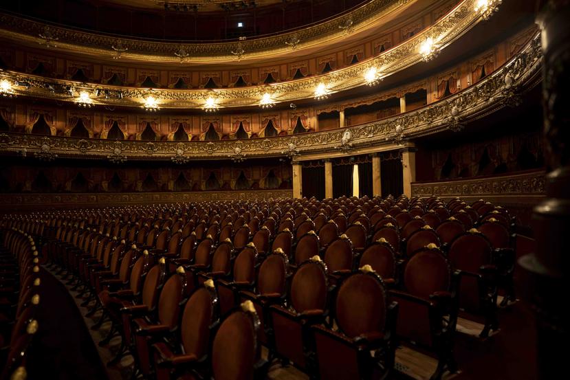 Los asientos del Teatro Colón están vacíos durante la cuarentena por el nuevo coronavirus. (AP Foto/Victor R. Caivano)