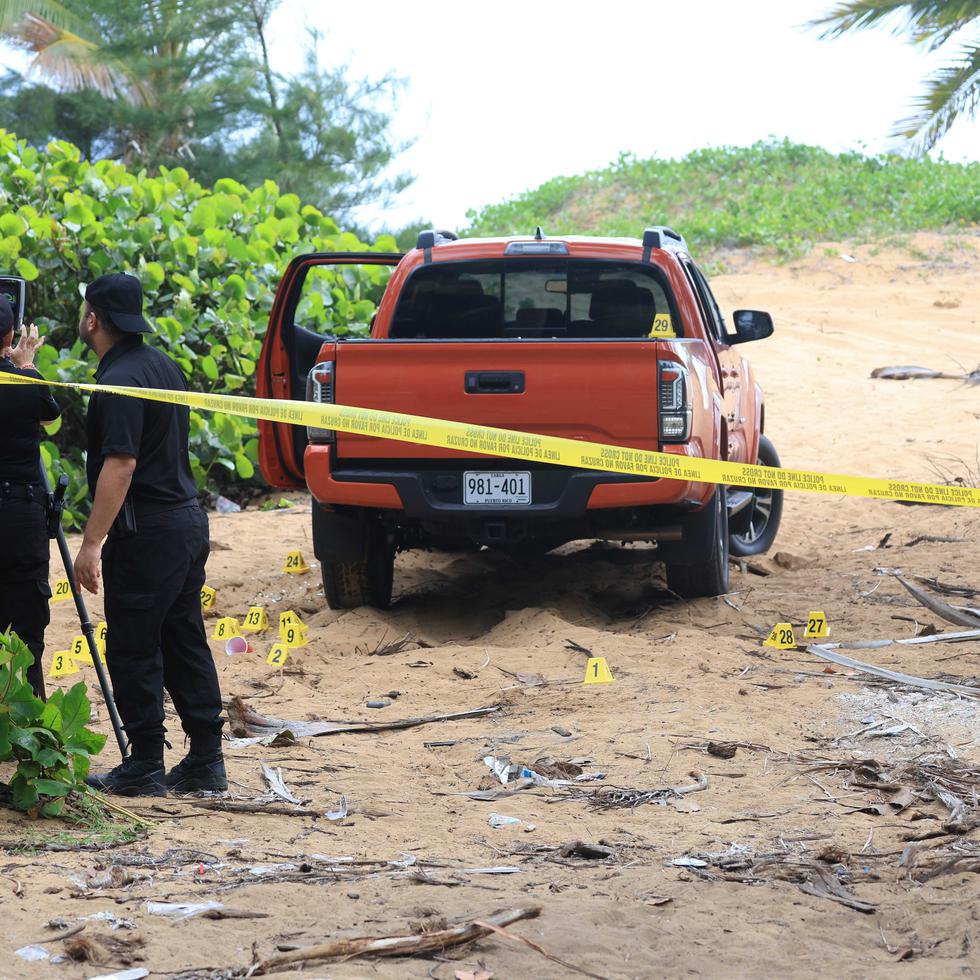 En la mañana del 25 de julio, los cuerpos baleados de las dos jóvenes fueron encontrados dentro de un auto en la playa de Piñones, Loíza.