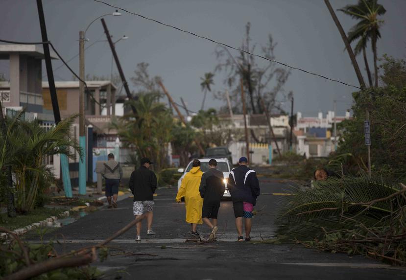 La foto muestra los efectos del paso del huracán María por la isla de Puerto Rico, específicamente en el área de Cataño.
