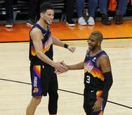 Devin Booker y Chris Paul tienen de vuelta a los Suns de Phoenix en los playoffs por primera vez en una década.