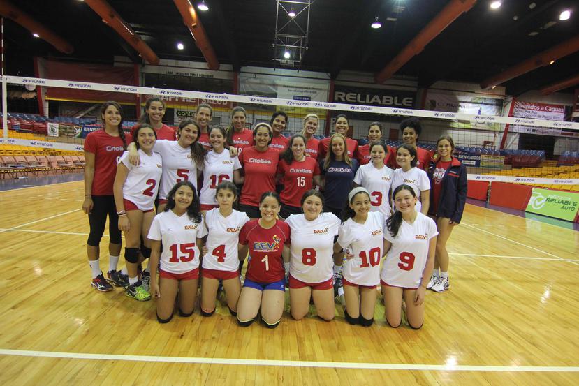El equipo de voleibol femenino, las Criollas de Caguas, participó de una clínica deportiva privada con el equipo femenino, categoría 14 años, de la Guaynabo Elite Volleyball Academy.