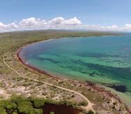 La organización Para la Naturaleza, del Fideicomiso de Conservación, maneja 48.3 millas de costa en Puerto Rico. Una de las áreas a su cargo es la reserva natural Punta Ballena, entre Guánica y Yauco, a la que la mayoría de las personas accede en yolas y
