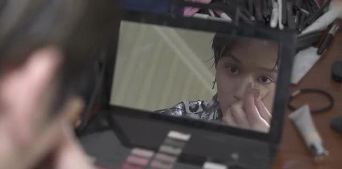 Hombres chinos comparten sus secretos de maquillaje en las redes sociales