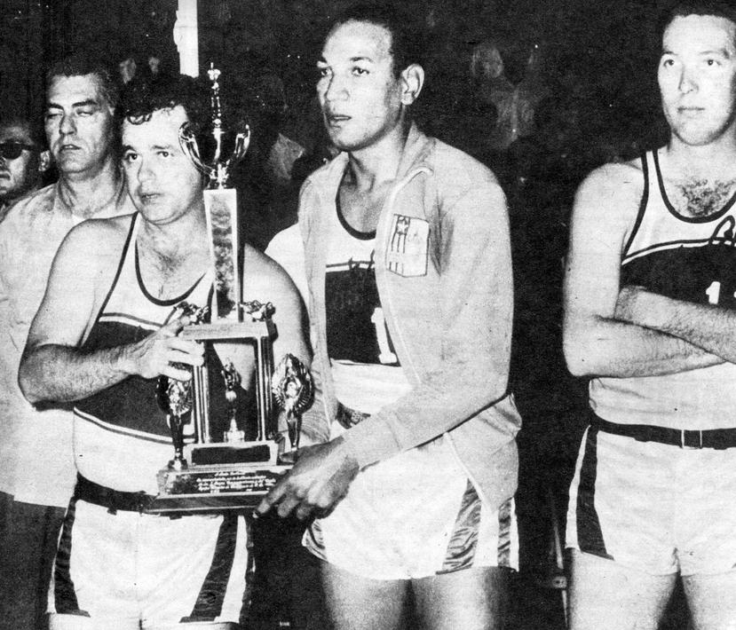 Juan "Pachín" Vicens, a la izquierda, junto con Johnny "El Indio" Báez en 1966.
