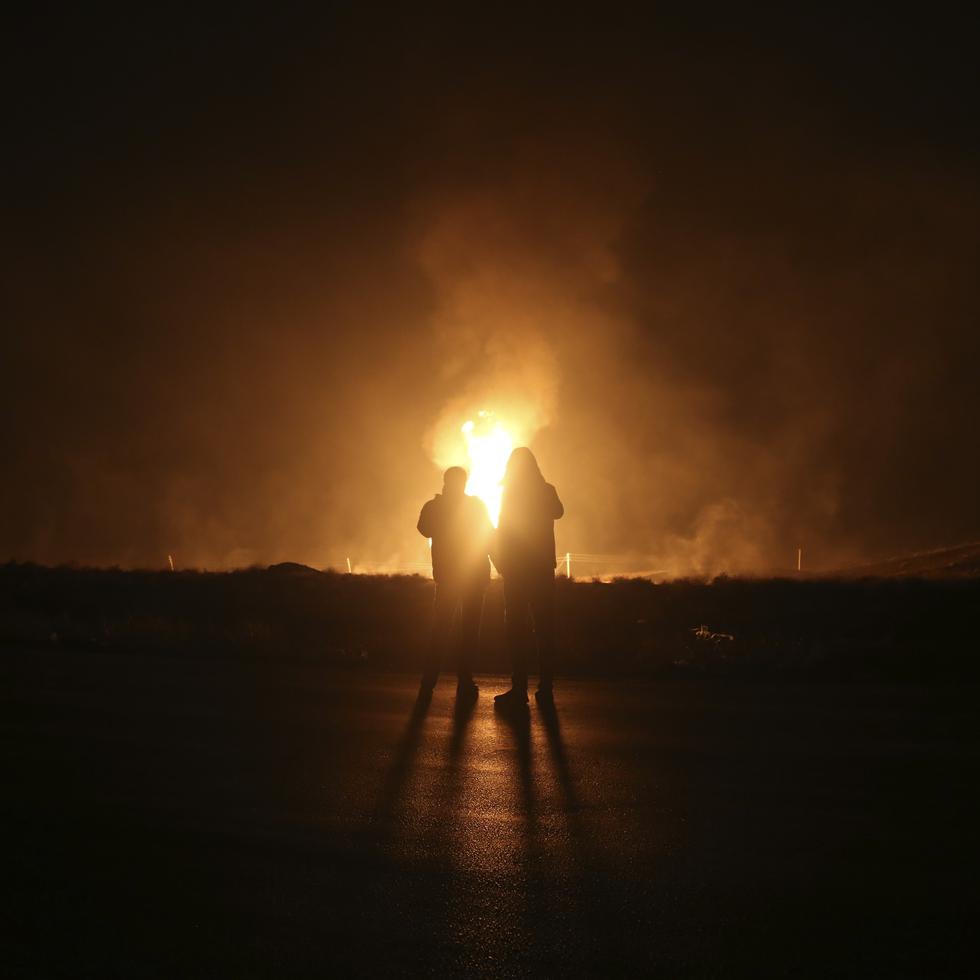 Varias explosiones afectaron un ducto de gas natural en Irán el miércoles por la mañana, un suceso que un funcionario atribuyó a una “acción terrorista y de sabotaje” en medio de fuertes tensiones en Oriente Medio durante la guerra de Israel contra Hamás en la Franja de Gaza.