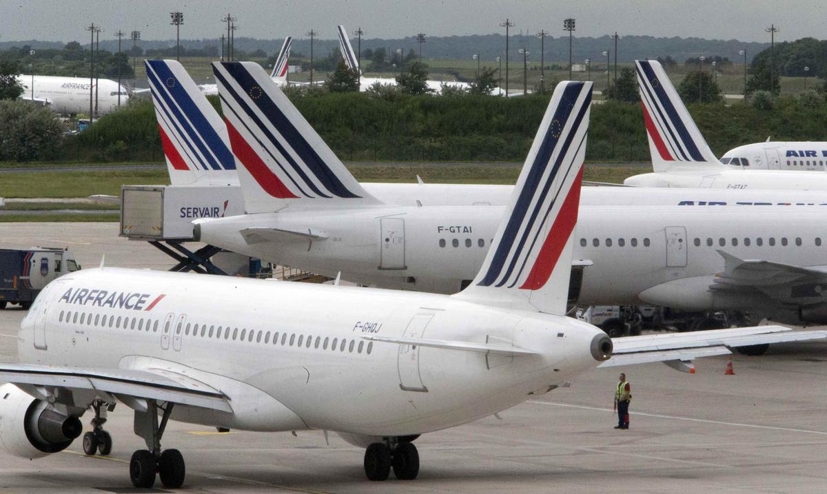 Two Air France pilots were suspended for fighting inside the cabin