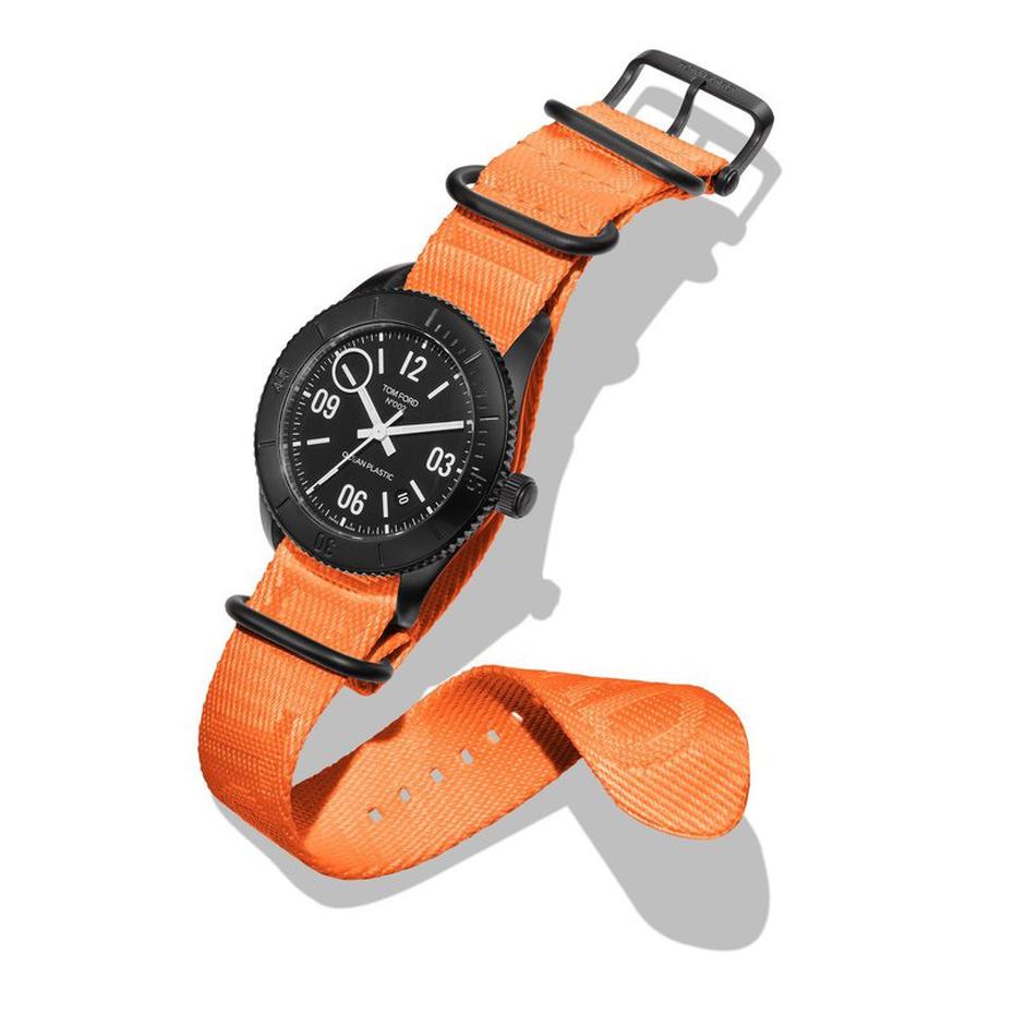 Moderno reloj de la marca Tom Ford, a la venta en Kiyume.