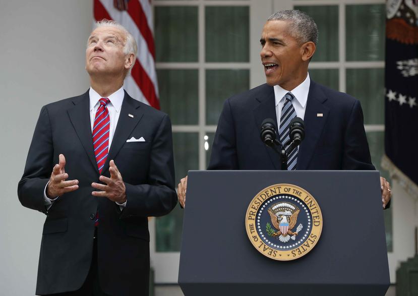 Expresidente Barack Obama y el candidato Joe Biden. (AP)