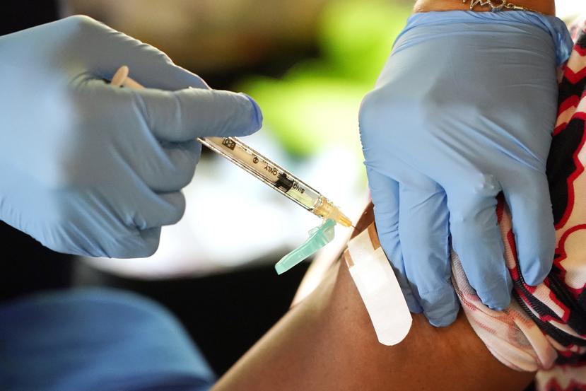 Las primeras dosis de la nueva vacuna contra el COVID-19 se recibieron en la isla esta semana.