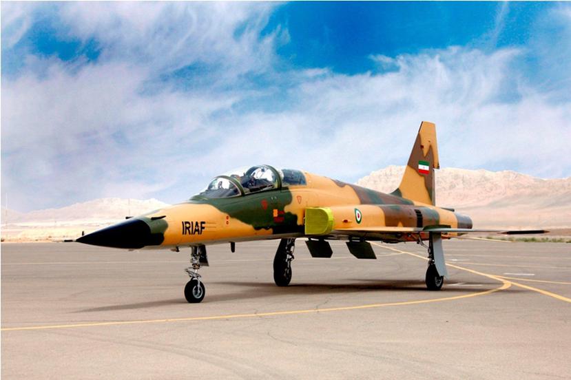 Vista del Kowsar, el primer avión de combate fabricado y diseñado en Irán. (EFE/ Ministerio de Defensa de Irán)