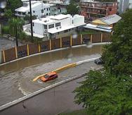 Varios autos quedaron atrapados en medio de la inundación reportada, el 6 de noviembre, en una de las entradas del Túnel Minillas, en Santurce.