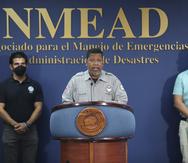 El director del Nmead, Nino Correa, actualizó la respuesta del gobierno ante el paso de la tormenta Grace junto con el meteorólogo Ernesto Morales, a la derecha.