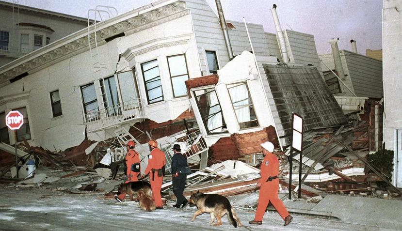 En 1989, el área de la bahía de San Francisco sufrió un terremoto originado por un deslizamiento de la falla de San Andrés. Murieron 63 personas y 12 mil personas se quedaron sin hogar (AP).