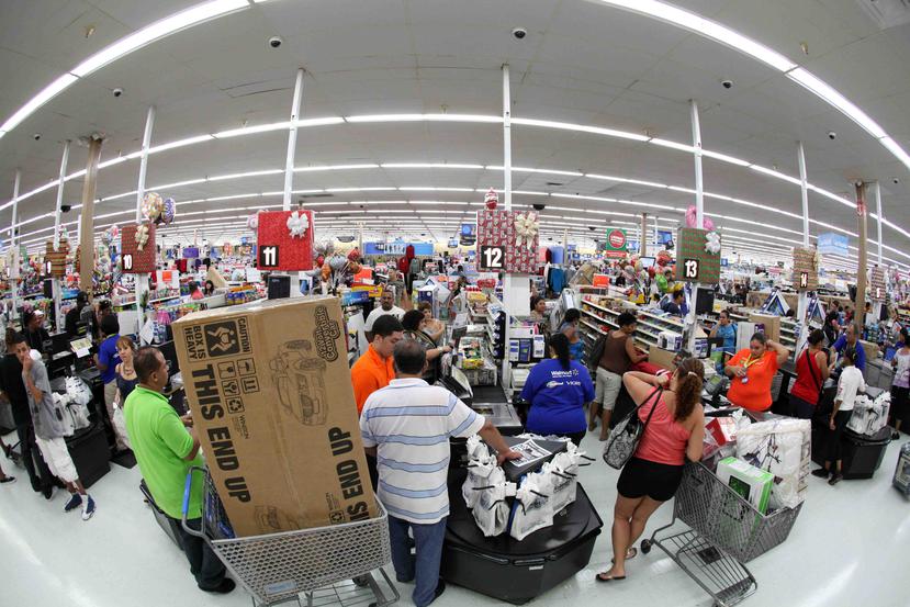 Walmart fue la tienda que rompió la tradición del "Black Friday" en 2011 abriendo sus establecimientos a los clientes la noche del feriado de Acción de Gracias. (GFR Media)