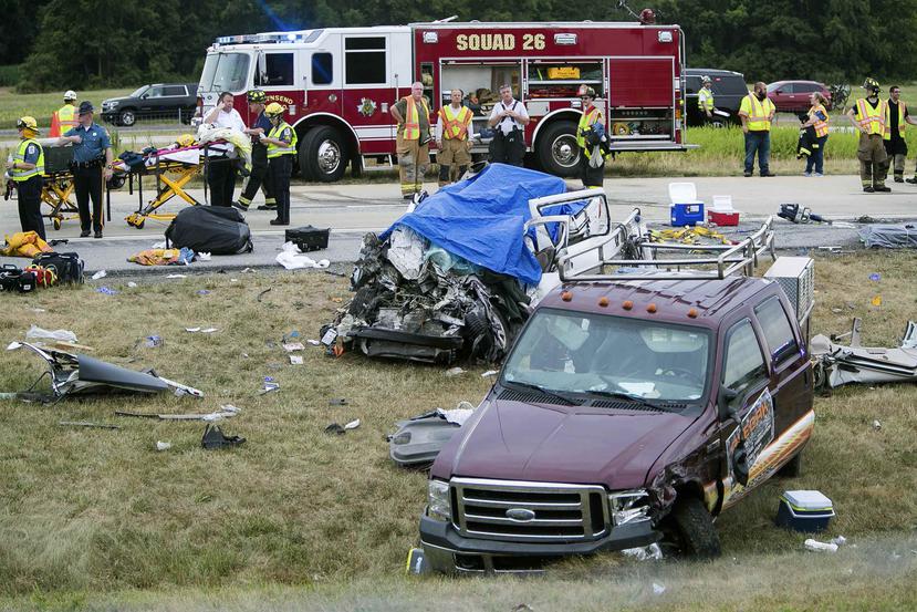 La escena después del accidente vial en que un hombre murió junto con sus cuatro hijas cerca de Townsend, Delaware, el 6 de julio del 2018. (AP)
