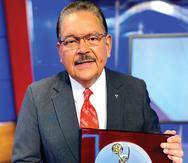 Jorge Rivera Nieves, quien trabaja en Telemundo desde 1977, recibió el galardón del Círculo de Plata 2021 de Suncoast Emmy Awards.