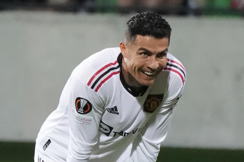 Cristiano Ronaldo del Manchester United sonríe durante el partido contra el Sheriff en la Liga Europa, el 15 de septiembre de 2022. (AP Foto/Sergei Grits)