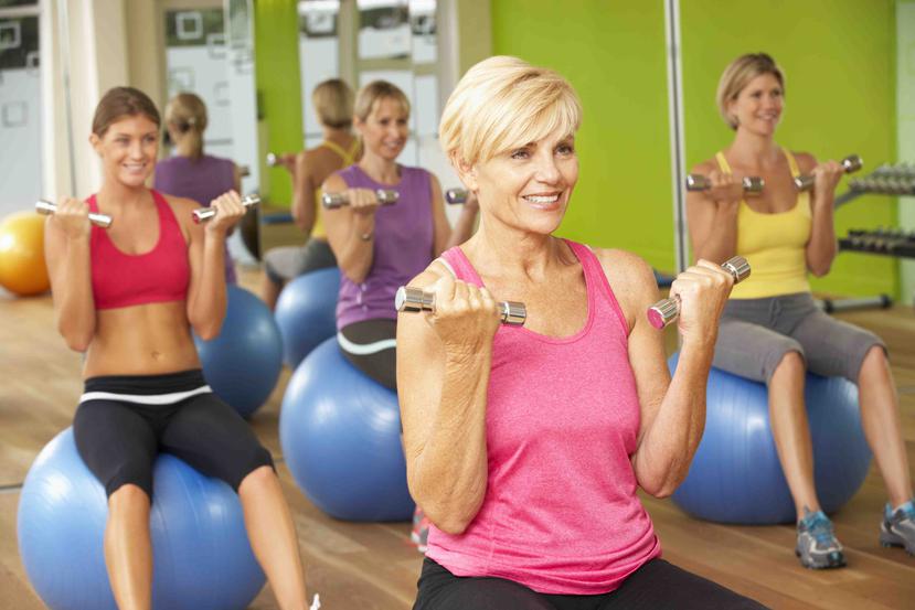 En las mujeres más activas físicamente, desaparecen o disminuyen los síntomas más habituales de la menopausia. (Foto: Shutterstock.com)