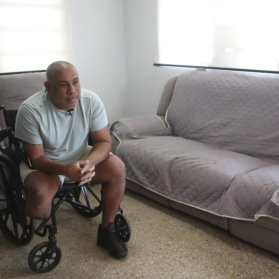 Manuel Hernández Negrón, de 42 años, perdió parte de su pierna derecha en un accidente en motora.