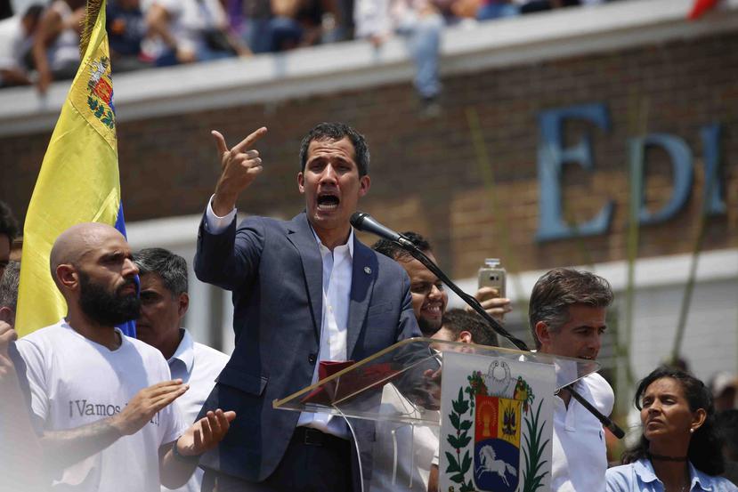 Guaidó se autoproclamó presidente encargado de Venezuela por en enero. (AP/Fernando Llano)