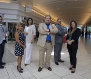 El equipo gerencial de Developers Diversified PR, desde la izquierda: Antonio Meléndez, Annette Alvarado, Martha Hermilla, Francis Xavier González, Edwin Vázquez, y Carola Pierluisi.