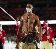 Taufatofua, especialista en taekwondo, entre otras disciplinas, saltó a la fama mundial tras presentarse a pecho descubierto, y generosamente embadurnado de aceite, en la inauguración de los Juegos Olímpicos de Río de Janeiro en agosto de 2016.