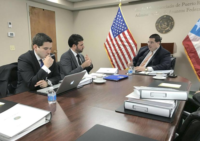 Desde la izquierda, Luis Dávila Pernas, quien dimitió como subdirector de Prfaa. (Archivo / Administración de Asuntos Federales de Puerto Rico.