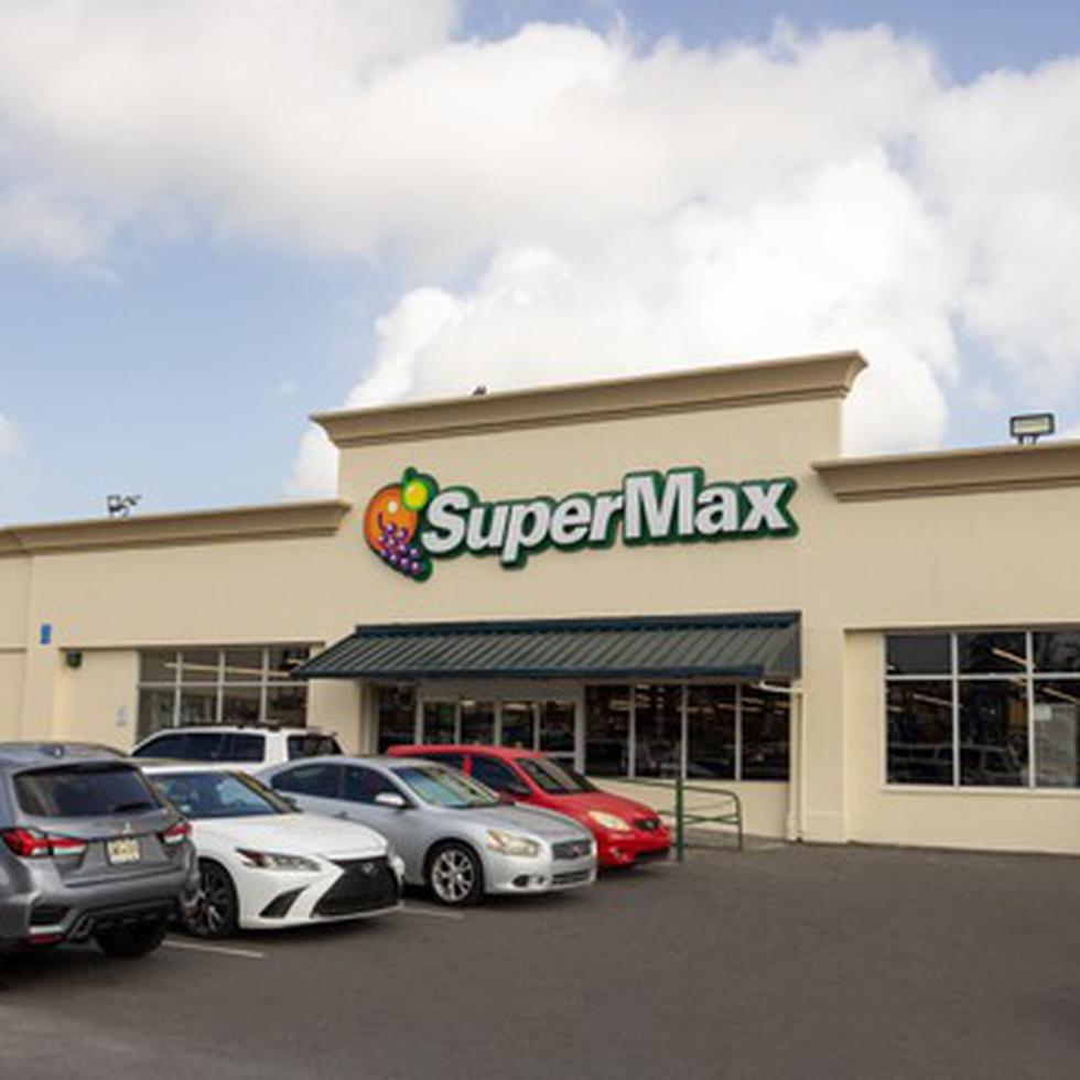 El supermercado tiene ahora 8,000 pies cuadrados adicionales, para un total de 32,633 pies cuadrados de espacio de ventas.