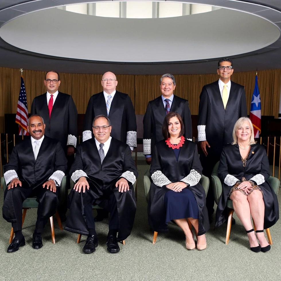 Foto oficial del pleno del Tribunal Supremo de Puerto Rico.