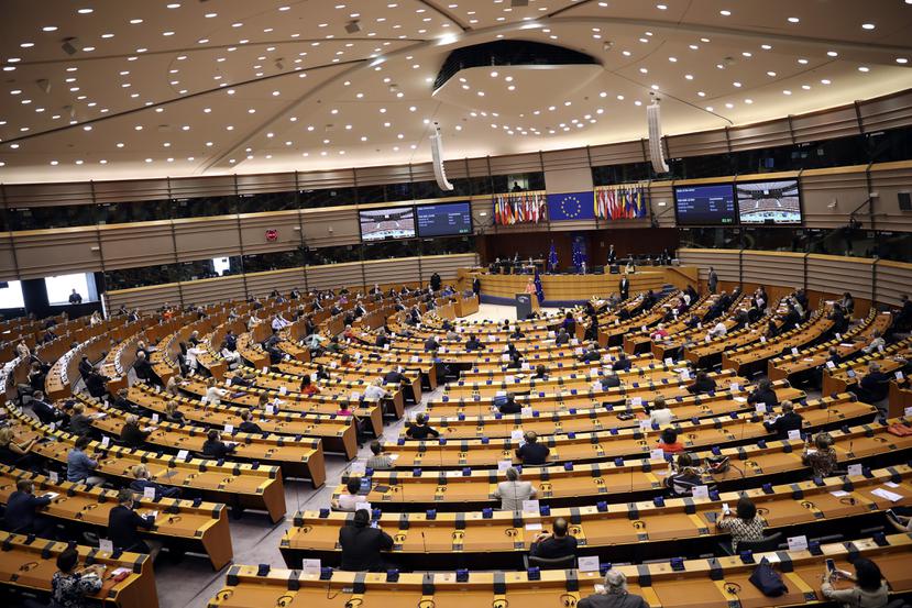 En esta foto del 16 de septiembre del 2020, la presidenta de la Comisión Europea ursula von der Leyen habla en el plenario del Parlamento Europeo en Bruselas.