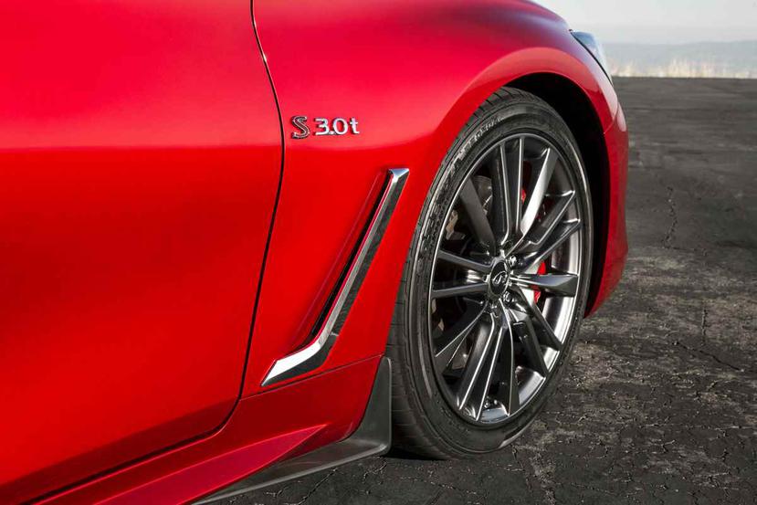La insignia "S" roja constituye la máxima expresión de desempeño en motorización, dinamismo y tecnología.