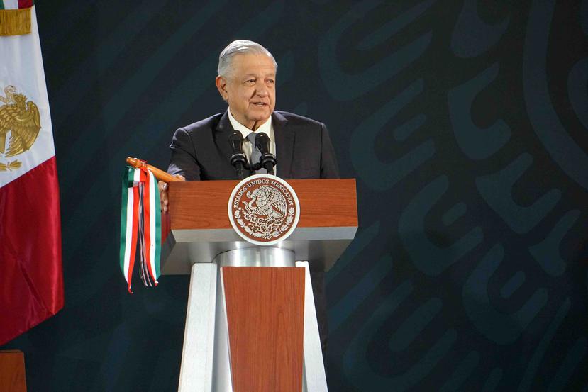 El presidente de México, Andrés Manuel López Obrador, habla este viernes durante su conferencia de prensa matutina en la ciudad de Oaxaca. (EFE)