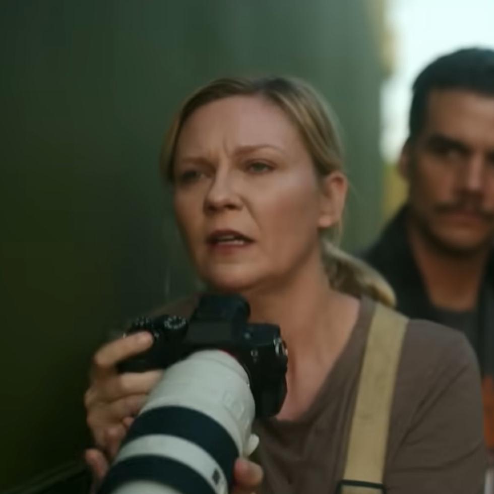 La película "Civil War" está protagonizada por Kirsten Dunst, a la izquiera, y Wagner Moura, a la derecha.