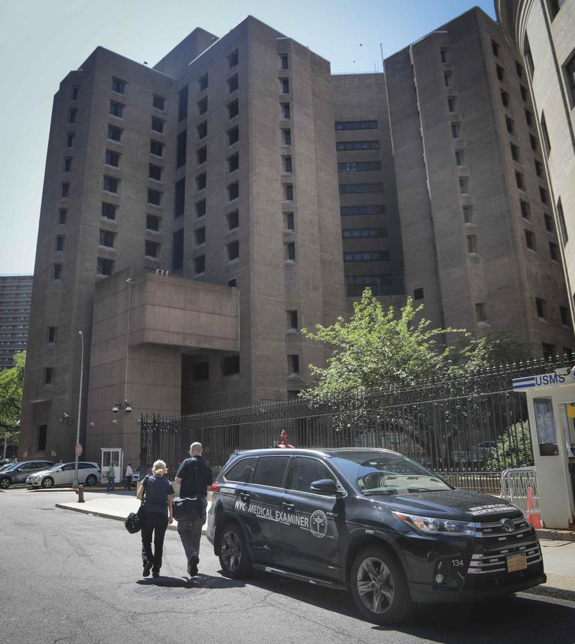 Vista de la cárcel donde estaba recluido Epstein en Manhattan. (AP)