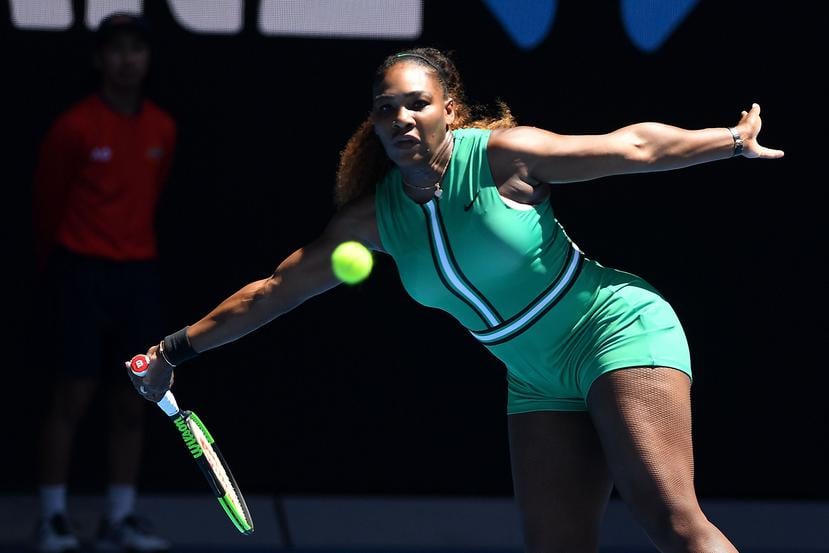 Serena Williams en la acción del Abierto de Australia. (Agencia EFE)
