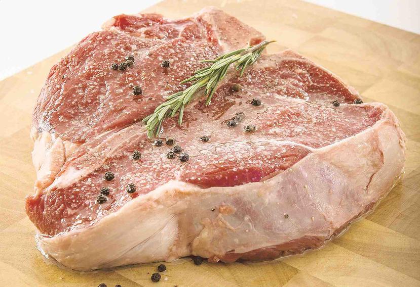 Descongelar en agua fría evita que la carne se acerque a las temperaturas de mayor riesgo (entre 30 y 42 grados). (Archivo / GFR Media)