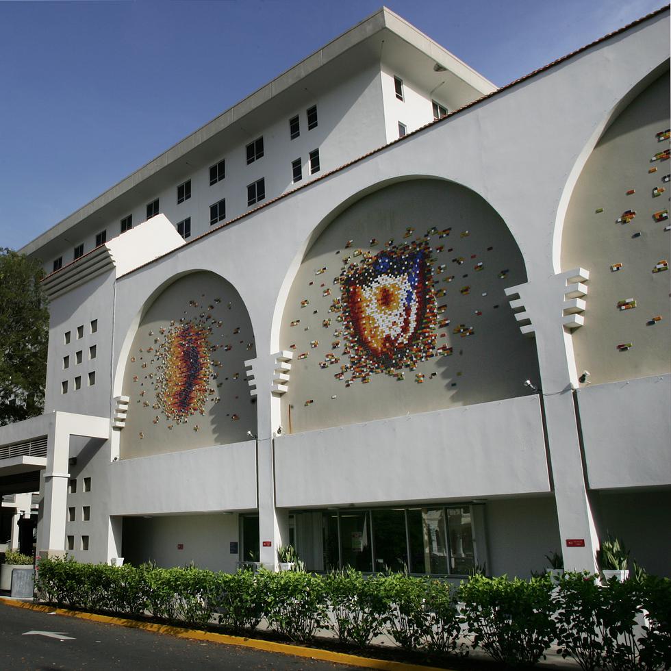 El Hospital Auxilio Mutuo se propone tomar prestado unos $35 millones en el mercado privado para financiar la compra del Hospital HIMA San Pablo y la remodelación de la instalación que ubica en Bayamón y que es una de las propiedades en venta tras la bancarrota del segundo conglomerado hospitalario de Puerto Rico.