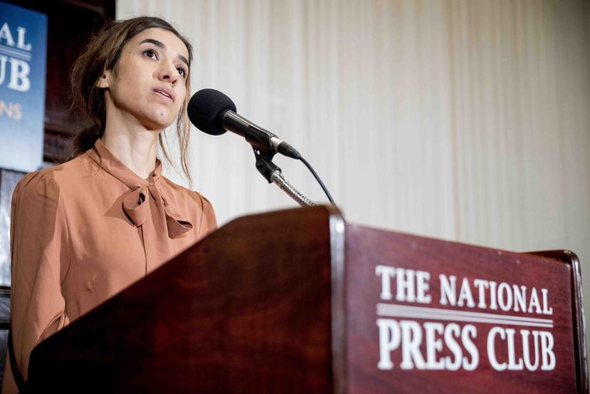 Nadia Murad, una de las ganadoras del premio Nobel de la Paz 2018, habla en una conferencia de prensa en el Club Nacional de Prensa. (AP / Andrew Harnik)