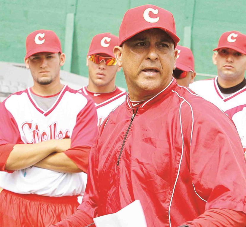Lino Rivera (en la foto cuando dirigía en Puerto Rico)  tenía marca de 14-15 en esta temporada. (Archivo)