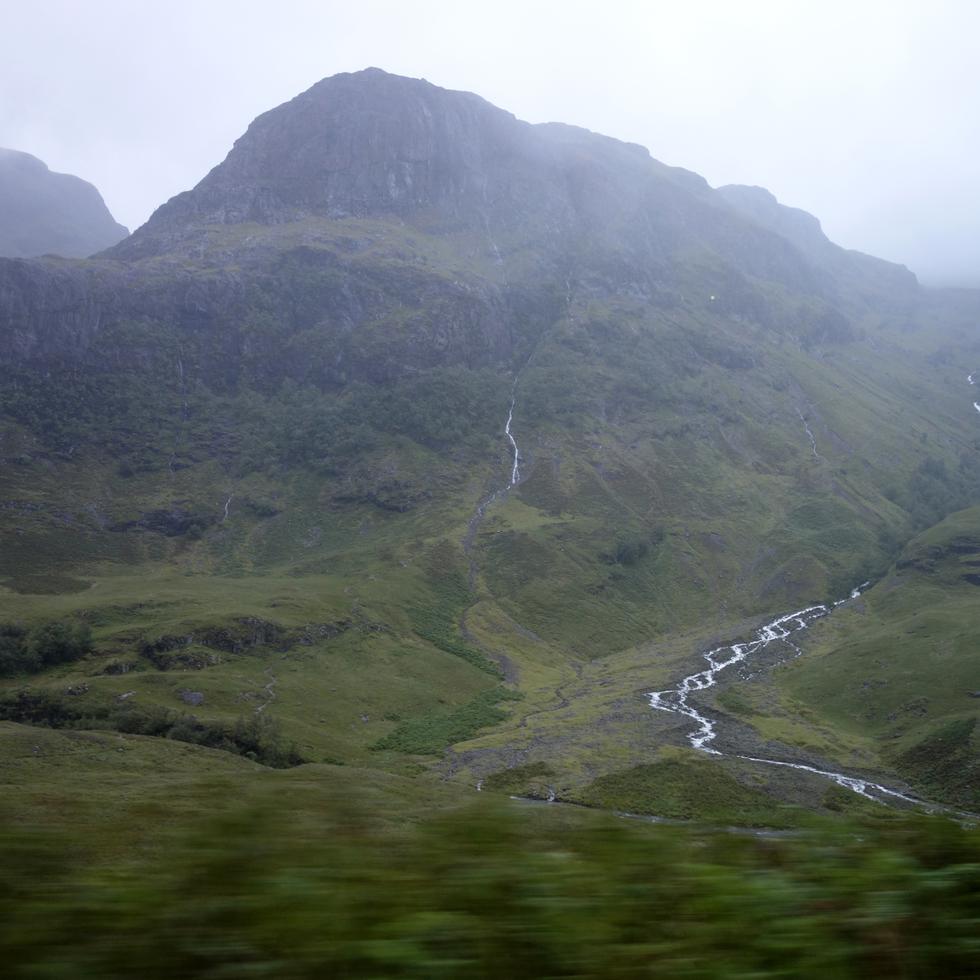Las Tierras Altas de Escocia, en 2017. La policía halló los cuerpos de tres excursionistas desaparecidos en una montaña en las Tierras Altas de Escocia, se informó el 7 de agosto de 2023.