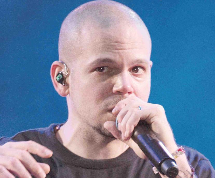 Residente continúa con la banda Calle 13 en su gira Multiviral 2015.