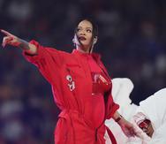 Rihanna tuvo a su cargo el espectáculo de medio tiempo del Super Bowl.