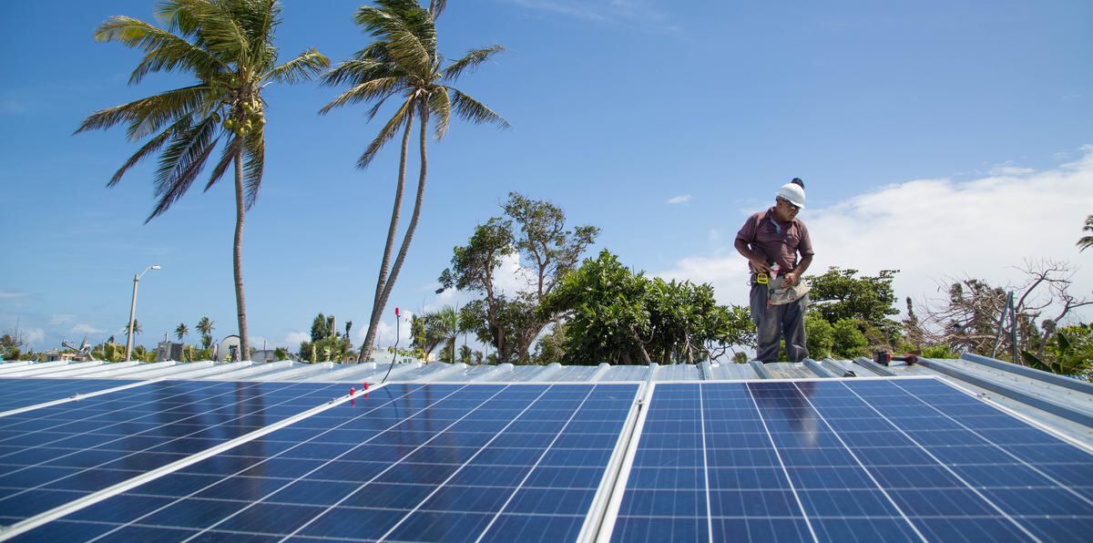 El promedio de la tasa de interés en los préstamos para adquirir sistemas fotovoltaicos ronda el 5.45% en las cooperativas y desde el 4.99% hasta 7.95% en las principales instituciones bancarias de la isla.