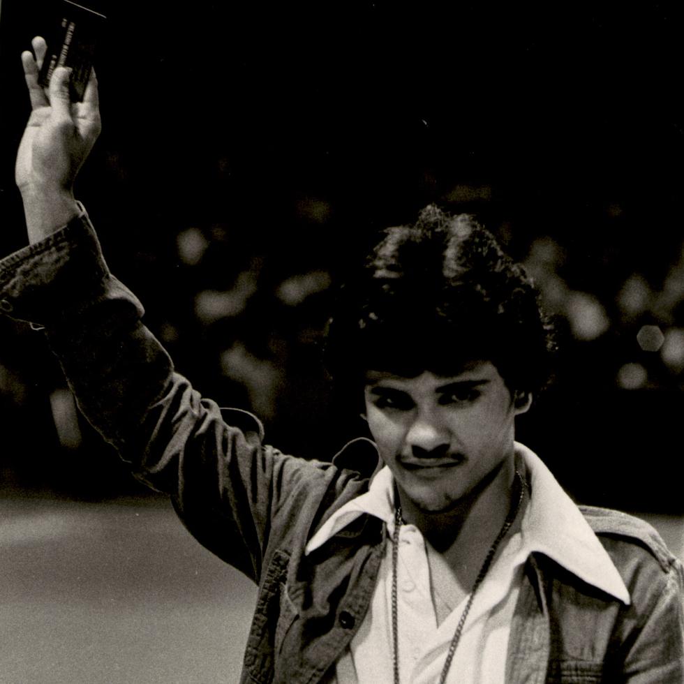 Orlando Maldonado con su medalla de bronce al cuello tras los Juegos de Montreal 1976.