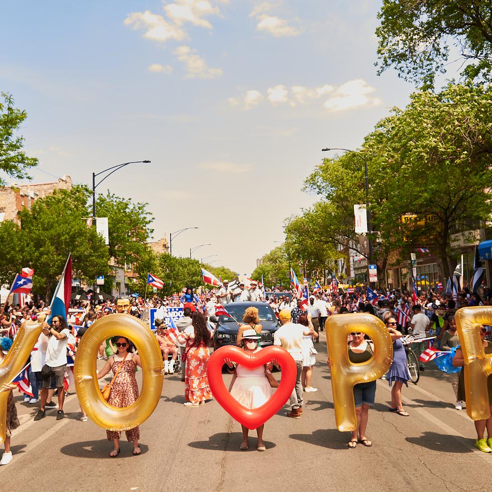 El Desfile Puertorriqueño de Chicago arrancó al ritmo de la plena puertorriqueña.