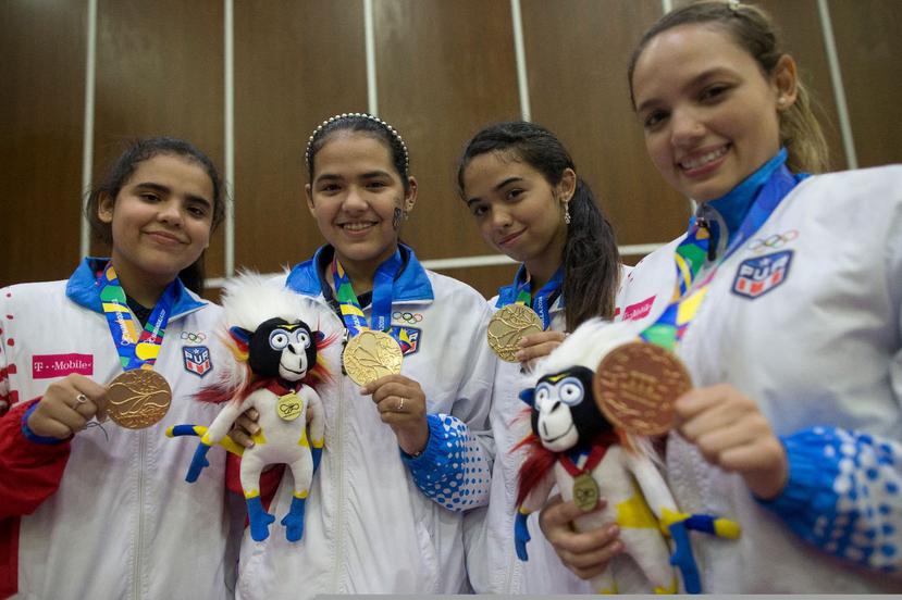 El Equipo Nacional de tenis de mesa femenino revalidó como campeón en los Juegos Centroamericanos y del Caribe.