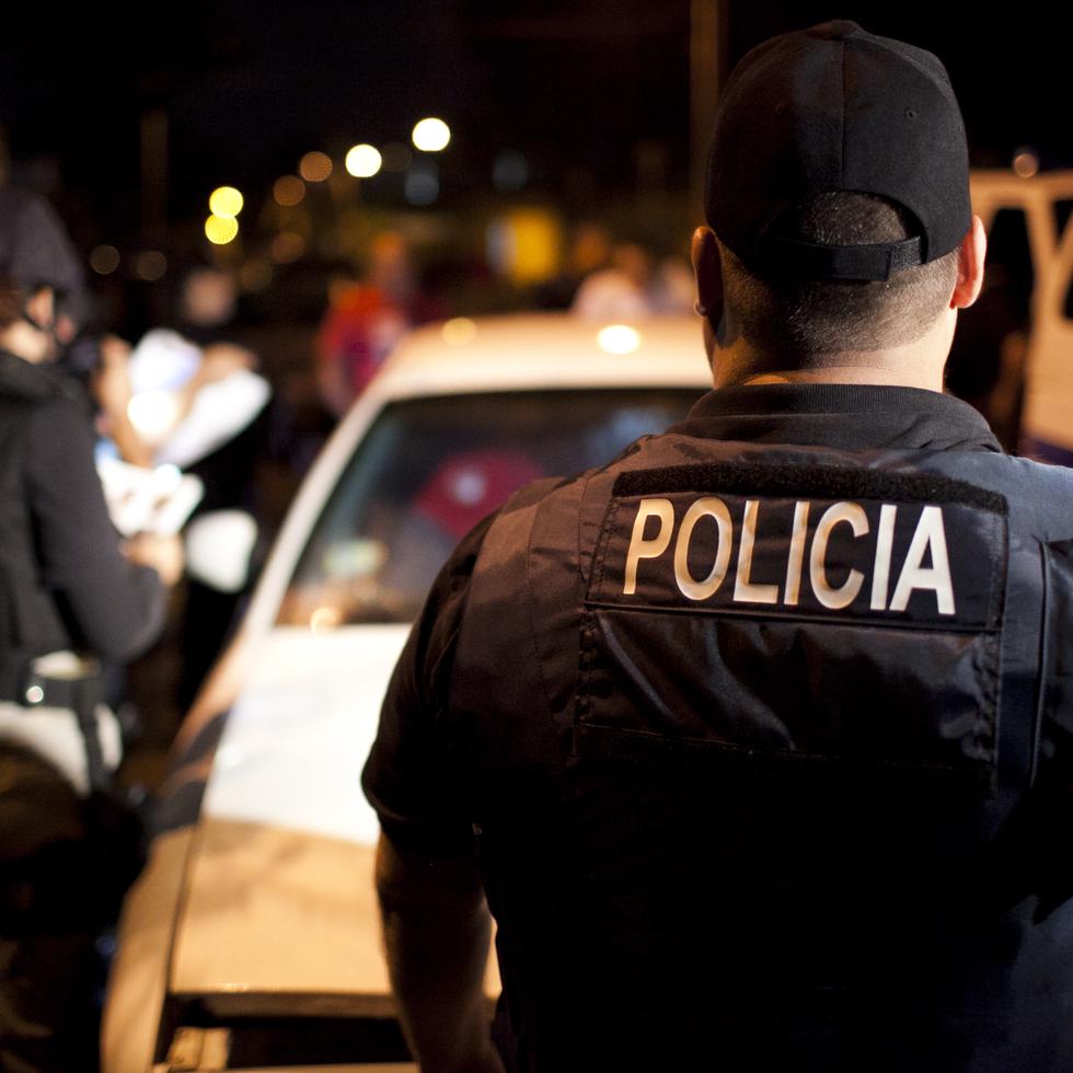La Agencia Antidrogas de Estados Unidos (DEA, por sus siglas en ingles) junto a la Policía de Puerto Rico.