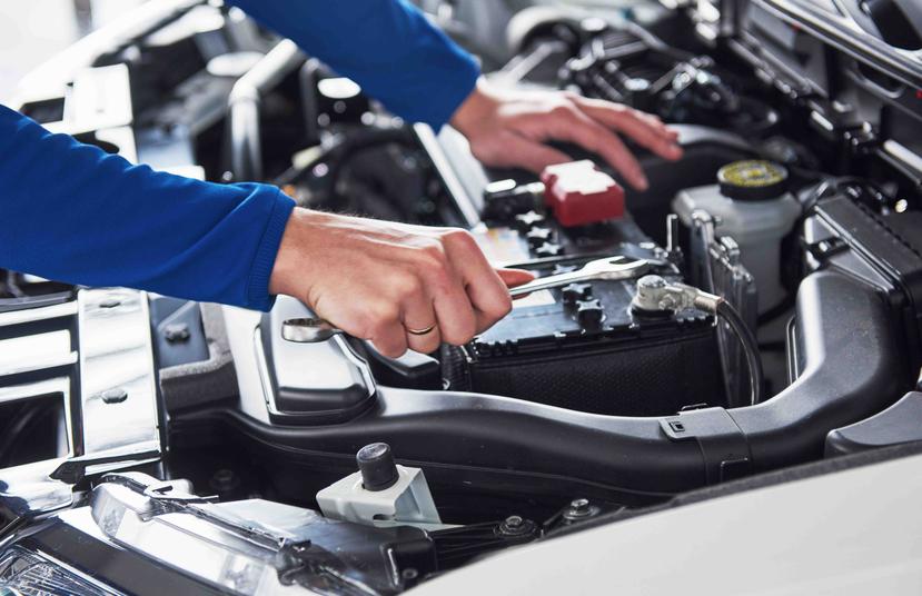 Los mantenimientos esenciales que se le debe realizar al automóvil comienzan con una inspección visual.