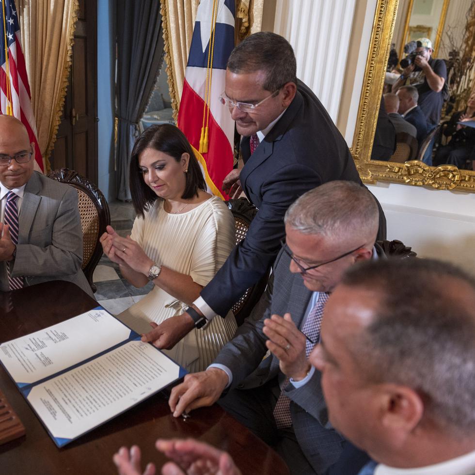 La firma de los acuerdos colaborativos tuvo lugar en La Fortaleza.