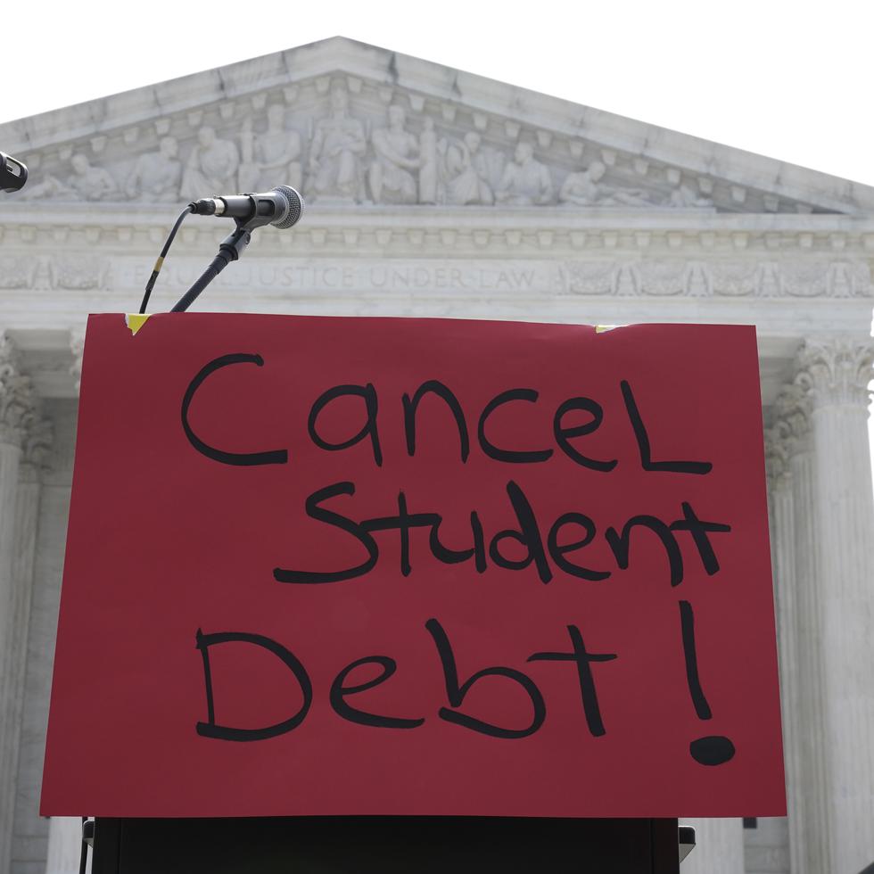 La última ronda de condonación cancelará alrededor de $5,800 millones en préstamos federales para estudiantes.